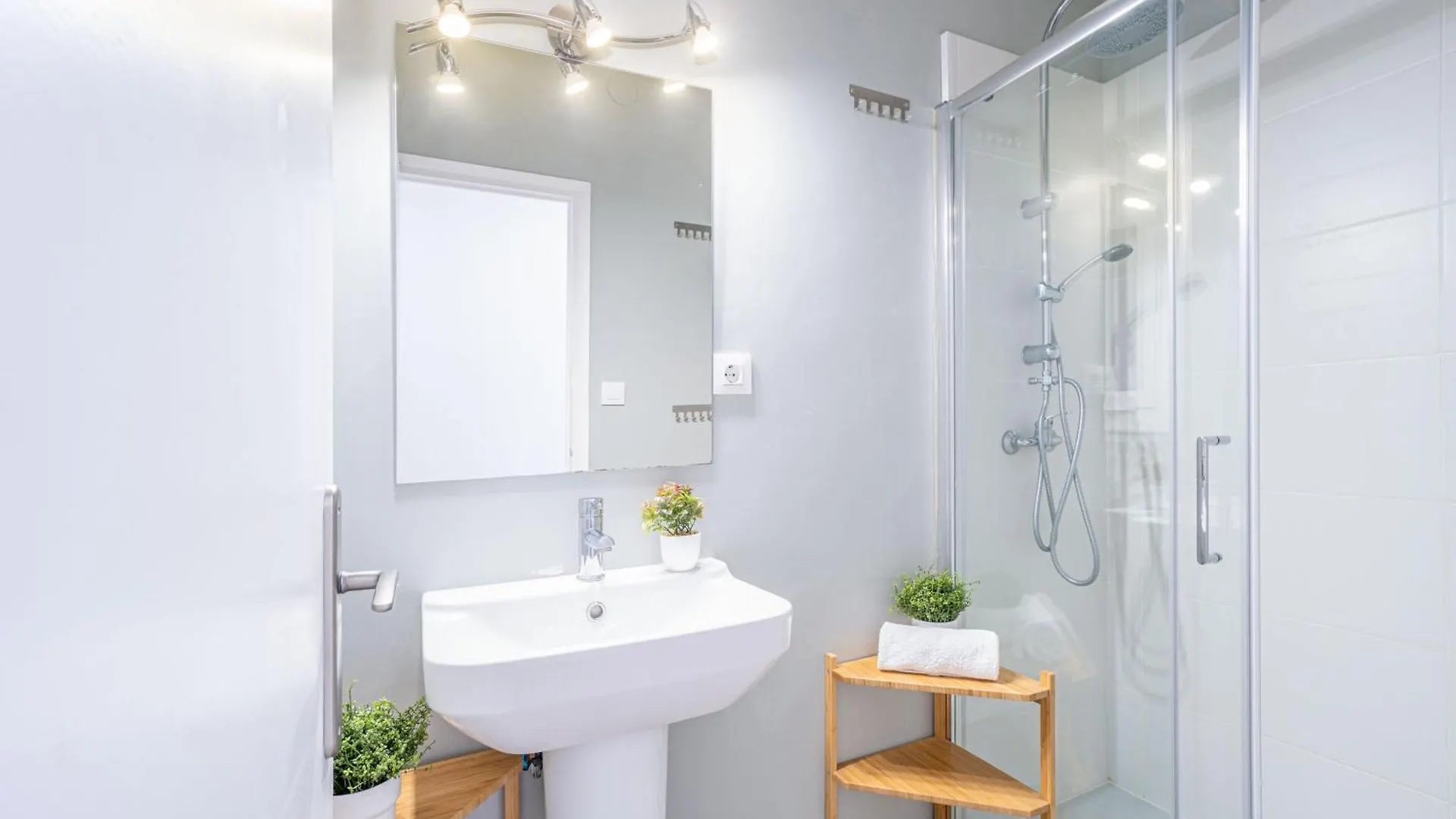 Roses Center 6 Apartman